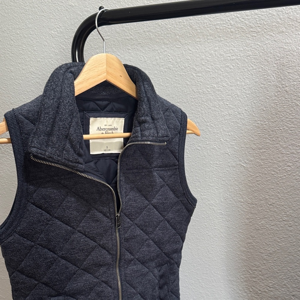 Abercrombie & Fitch Women's Charcoal Quilted Vest Gently Worn